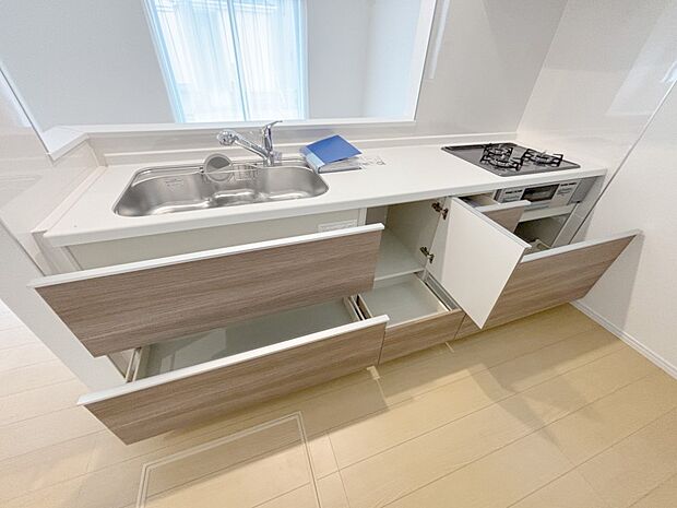 使いやすさを優先したスライド式収納タイプ!