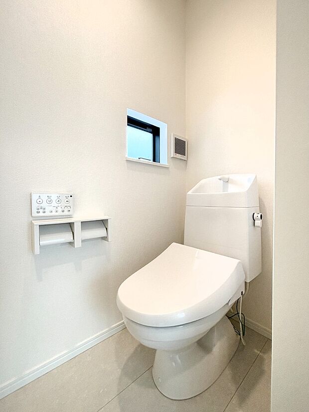 トイレは安心の2箇所!朝のバタバタも一安心です。