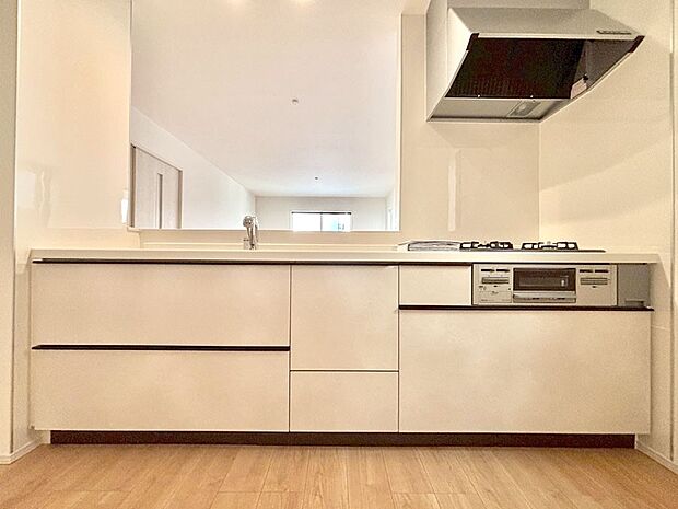 料理をしながらでもご家族との会話を楽しめる対面キッチン