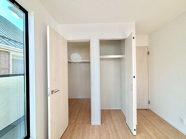 たっぷりの収納スペースで快適に暮らせそう 