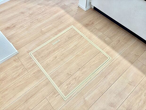 床下収納付き!日用品・非常用品の収納にも大活躍。