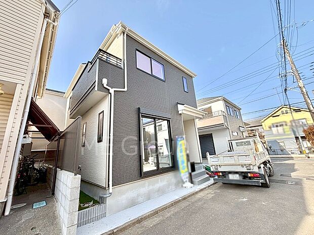 前面道路はきちんと整備されています