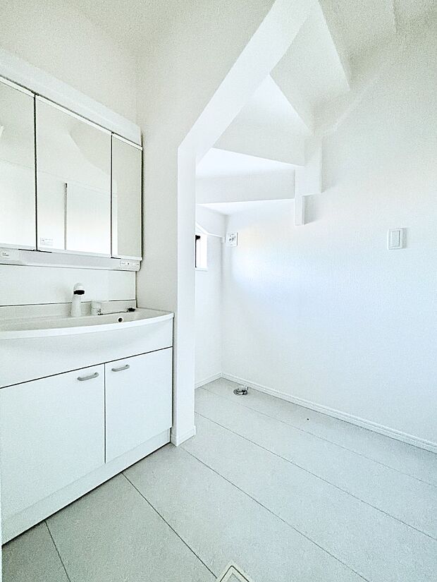 広々とゆとりのあるランドリースペース