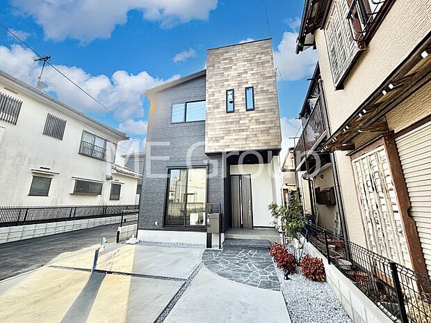 洗練された外観、上質な住空間が広がる室内は永く安心して過ごせる住居です。 