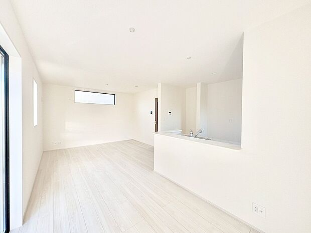 家族団らんの時間も増えそうなくつろぎのリビングダイニング。   