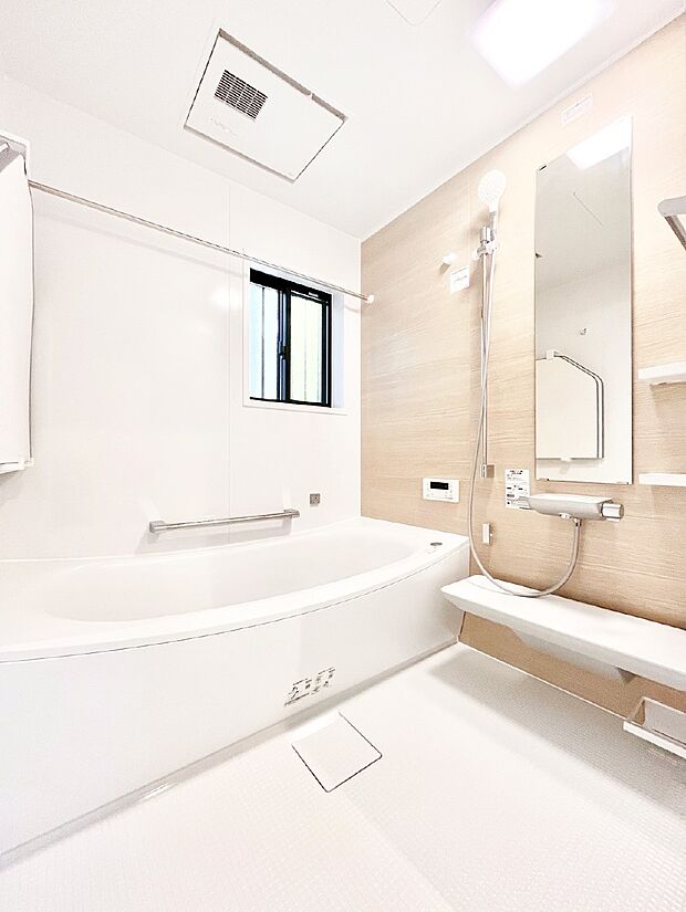 落ち着いた雰囲気でゆっくりお寛ぎいただけるバスルーム