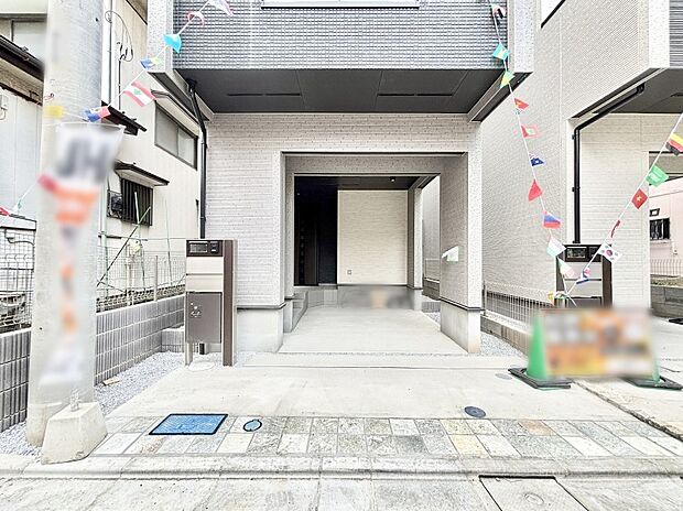 ビルトインタイプは大切なお車を傷や汚れから守ることができます。