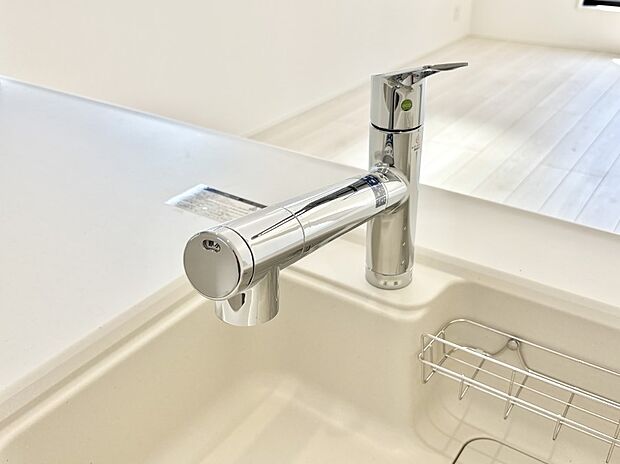 いつでも清潔なおいしいお水を。一つの水栓で水道水と浄水を使い分け。