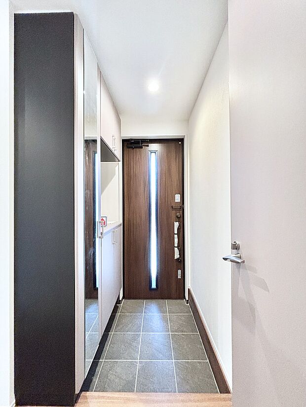 明るい玄関はお客様をお出迎えするのにぴったりです!