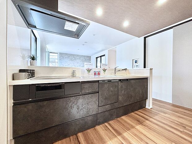 毎日使うキッチンだから、使いやすさ&お手入れのしやすさにこだわりました。