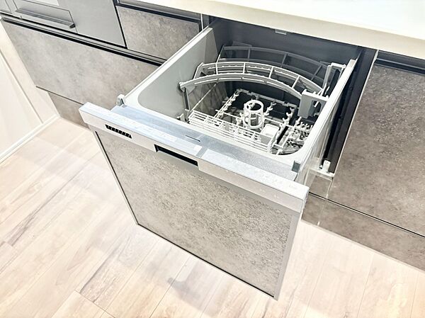 面倒なお片づけは食洗機にお任せ！家事の負担が減って、時間にも気持ちにもゆとりができます。