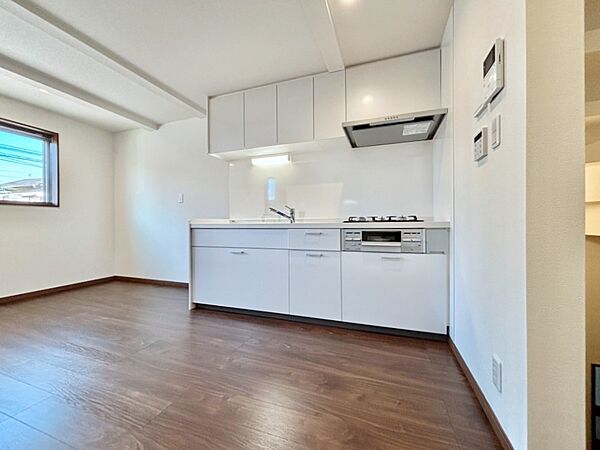 広々とした使い勝手の良いキッチンで日々のお料理も楽しくなりそう