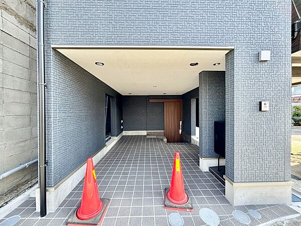 ビルトインタイプは大切なお車を傷や汚れから守ることができます。
