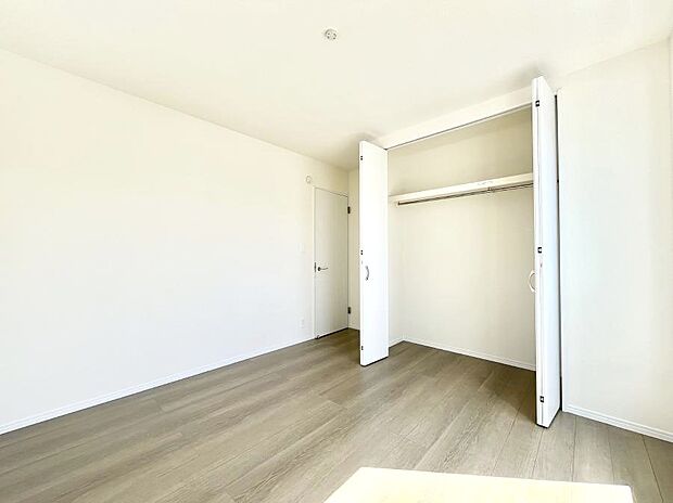 子供部屋にもおすすめな収納スペースたっぷりの居室