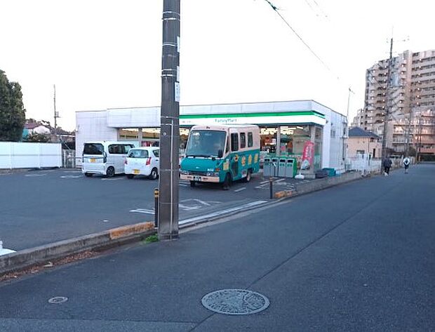 コンビニ 100m ファミリーマート 常盤平双葉町店