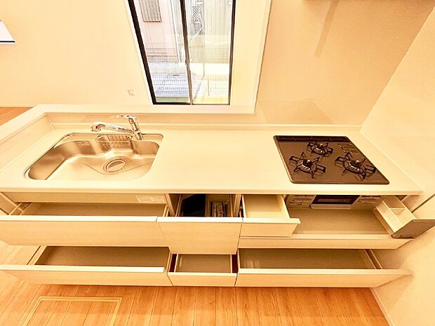 使いやすさを優先したスライド式収納タイプ！