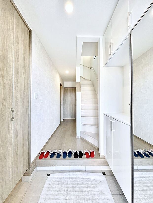 家族の帰宅やお客様をあたたかく迎える玄関