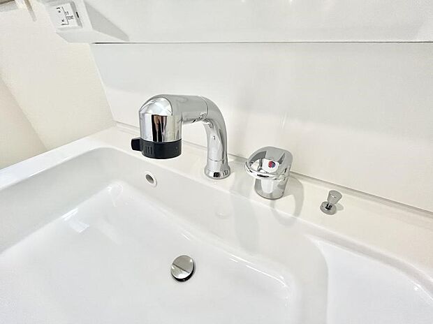 ハンドシャワー付き！使いやすい洗面台。