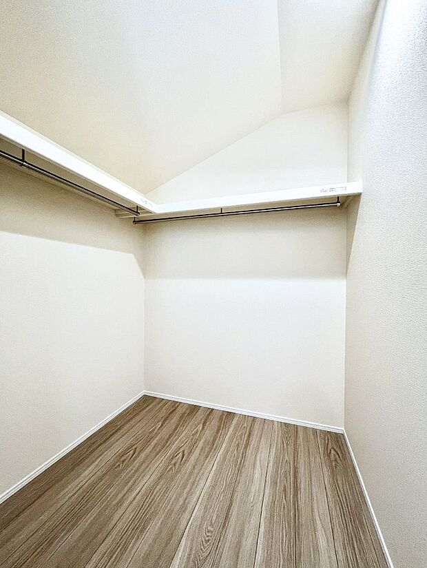 2階には家族みんなで共有できるファミリークローゼット！