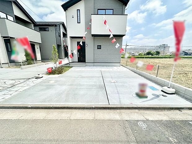 並列2台駐車可能なゆとりのカースペース