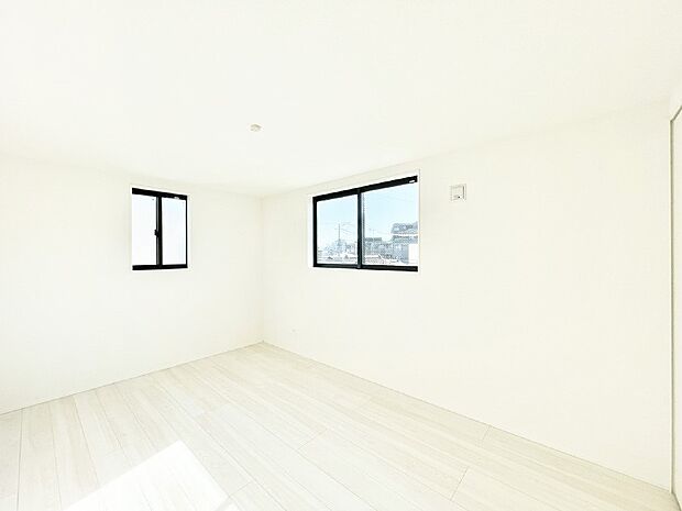 使いやすい形でベットや家具の置き方にも困ることもありません。