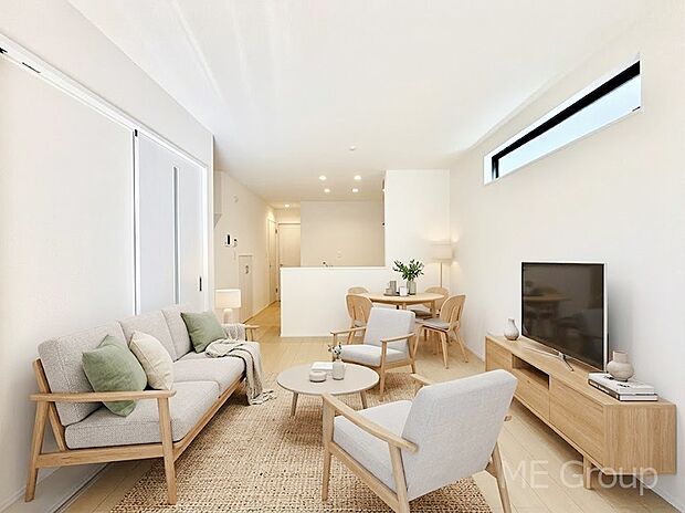 ご家族の賑やかな話し声で包まれる明るいリビング ※家具はCGです