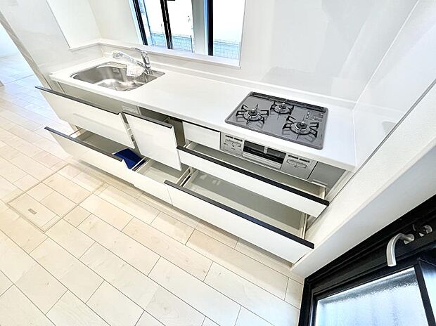 使いやすさを優先したスライド式収納タイプ!