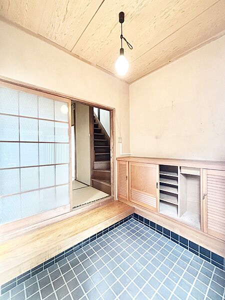 収納力ある下駄箱の活用で玄関廻りはいつでもスッキリ