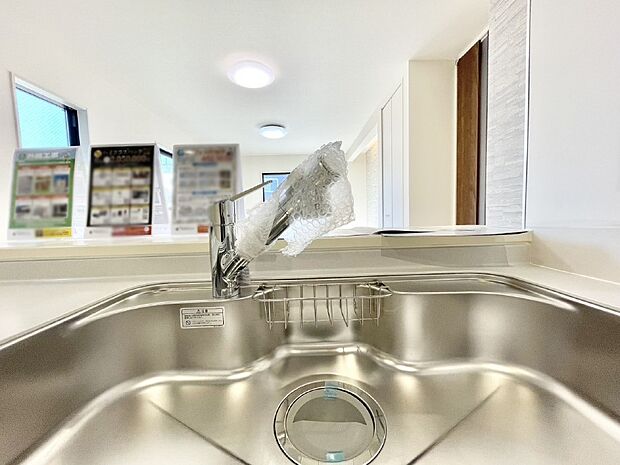 いつでも清潔なおいしいお水を。一つの水栓で水道水と浄水を使い分け。