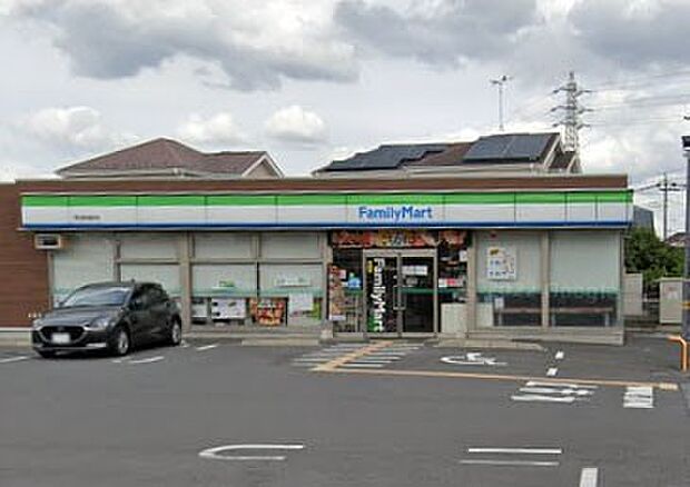 コンビニ 300m ファミリーマート 草加新里町店