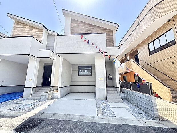 溢れる陽光でご家族の笑顔も輝く