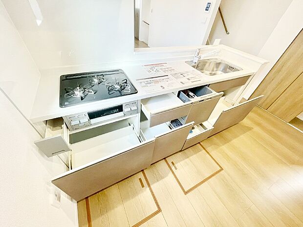 使いやすさを優先したスライド式収納タイプ!