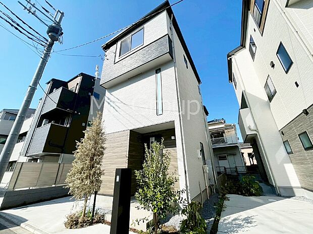 溢れる陽光でご家族の笑顔も輝く