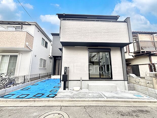 洗練された外観、上質な住空間が広がる室内は永く安心して過ごせる住居です。