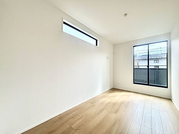 明るいバルコニーサイドに洋室を設置。目覚めの良い寝室に。