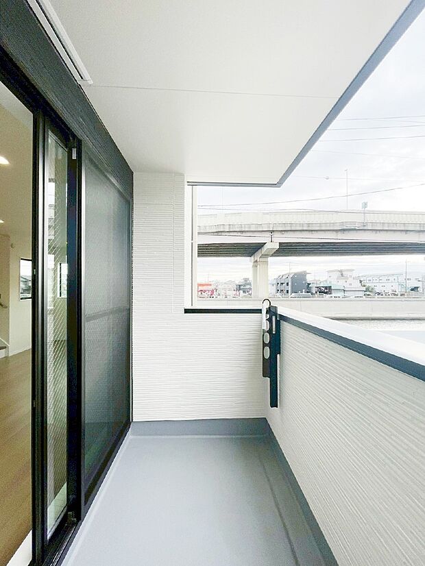 風通しの良いバルコニー