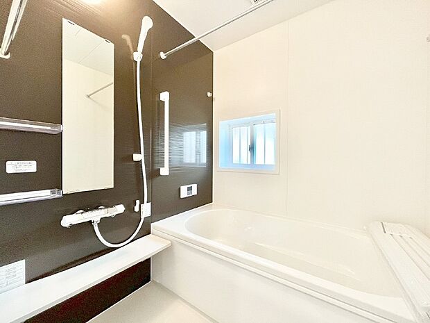 落ち着いた雰囲気でゆっくりお寛ぎいただけるバスルーム