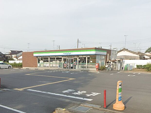 コンビニ 400m ファミリーマート ＴＫＳ春日部牛島店
