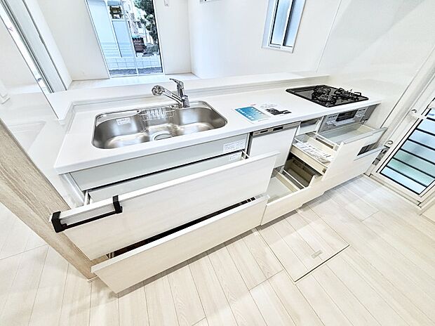 使いやすさを優先したスライド式収納タイプ!