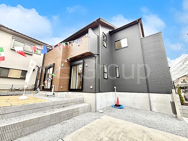 上質感あふれる外観デザイン。魅力の住まいを実現。