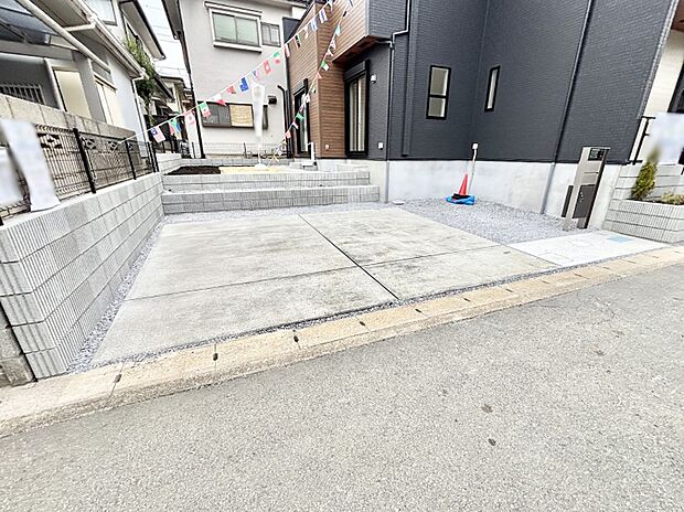 駐車2台可能!急なお客様の駐車に。また、ご家族の自転車スペースとしても大活躍。