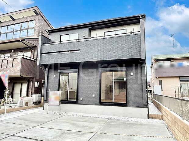 洗練された外観、上質な住空間が広がる室内は永く安心して過ごせる住居です。