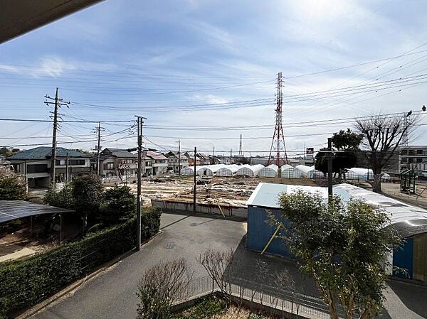 バルコニーからの眺望です。心地よい風が感じられそうですね！