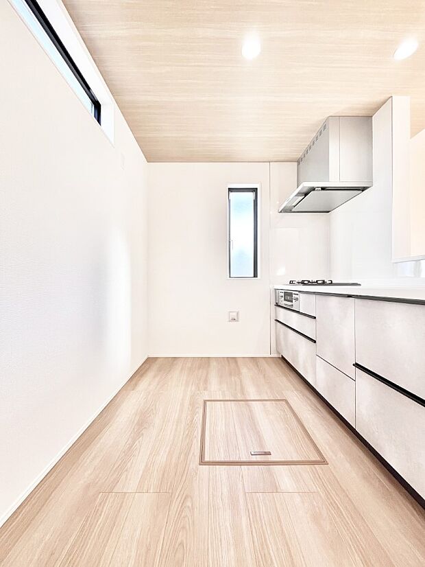 リビングで遊ぶお子様を見守りながらお料理ができる対面キッチン