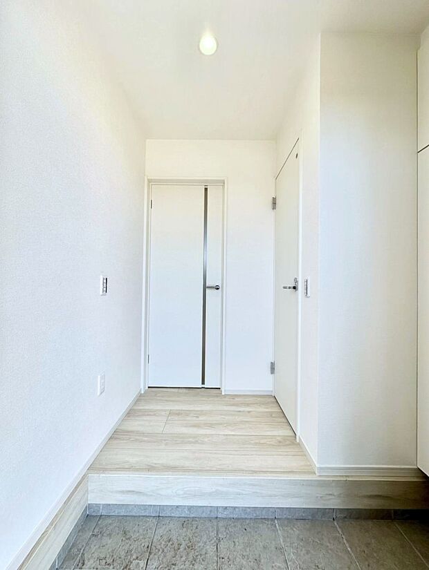 家族の帰宅やお客様をあたたかく迎える玄関  