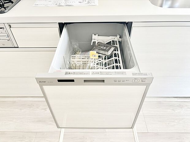 面倒なお片づけは食洗機にお任せ！家事の負担が減って、時間にも気持ちにもゆとりができます。