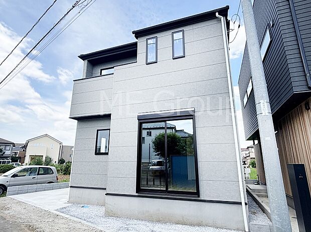 溢れる陽光でご家族の笑顔も輝く