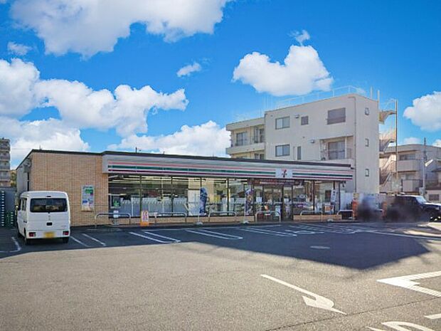 コンビニ 700m セブン-イレブンさいたま山崎店