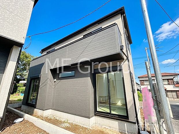 たっぷりの陽光と開放感に包まれる明るい住まい