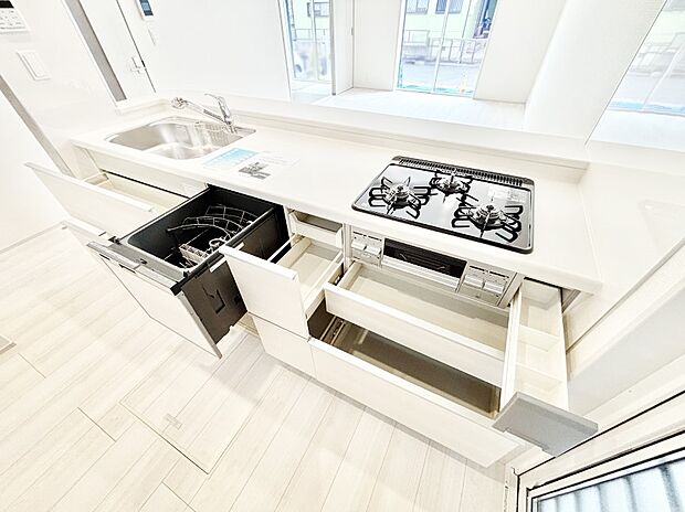 使いやすさを優先したスライド式収納タイプ!